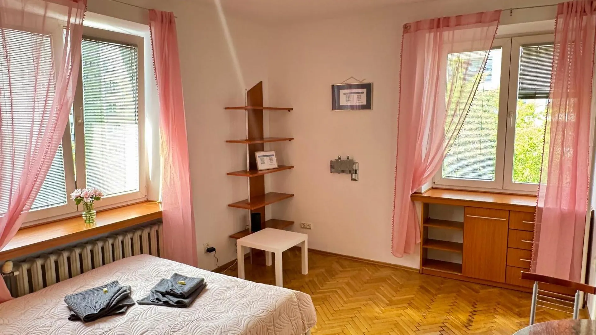 Warsaw City Center Studio Apartment